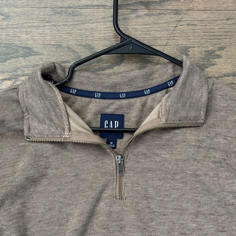 GAP Men's Half-Zip Pullover in Taupe